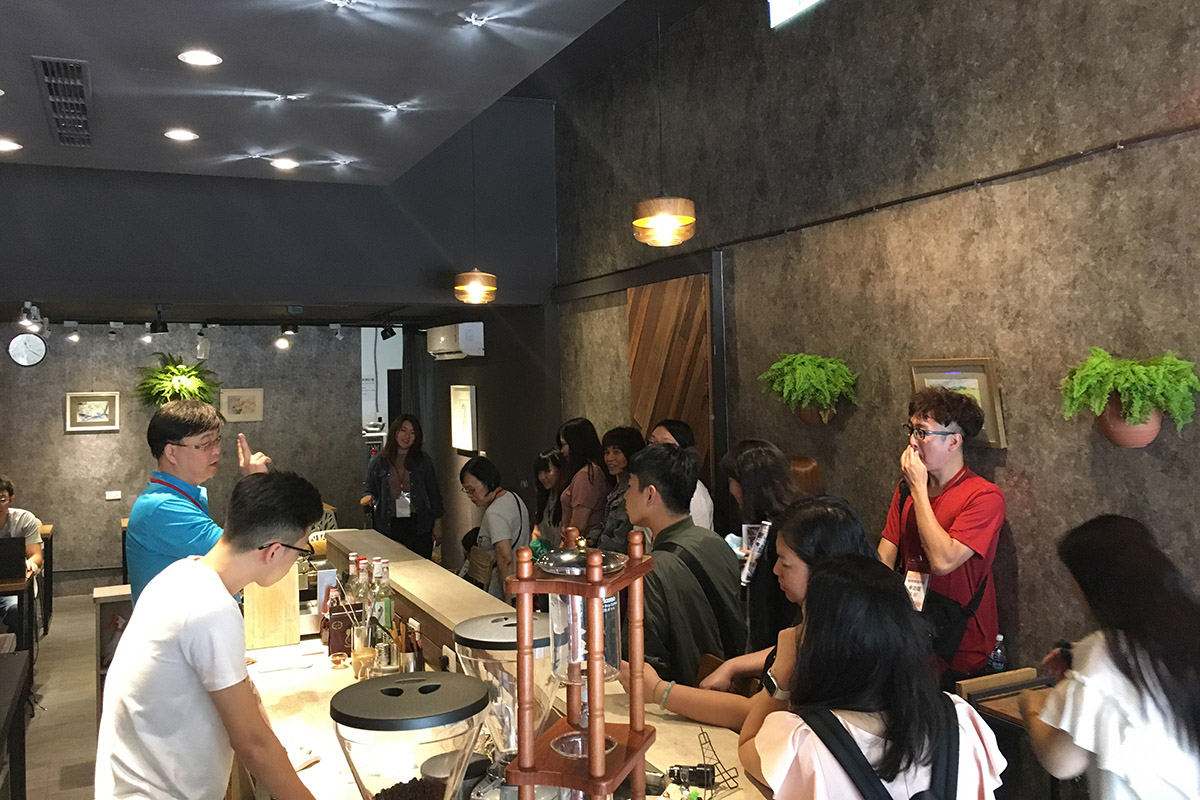 勞動部勞動力發展署桃竹苗分署楊科員敬宏率領45人蒞臨本會參訪