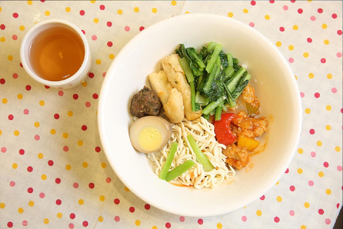 【吃便當】以前是黑道女魔頭，現在午餐吃這個…