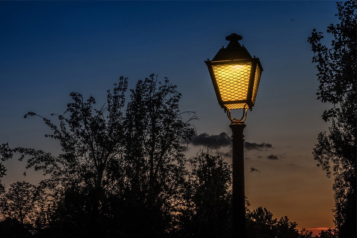 為他們照亮回家的路